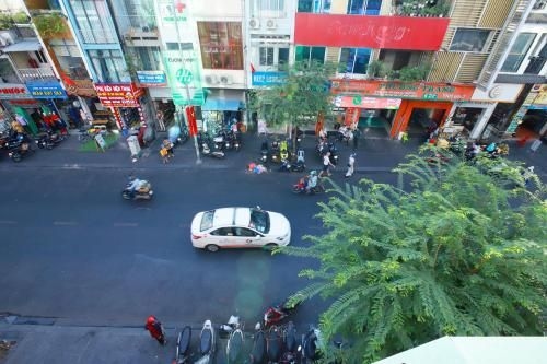 Lucky Star Hotel 266 De Tham3