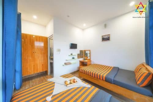 Family Room with Garden View