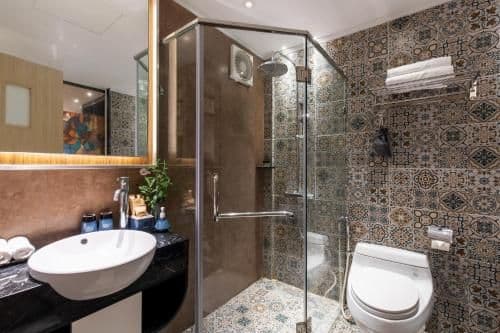 Suite with Lake View