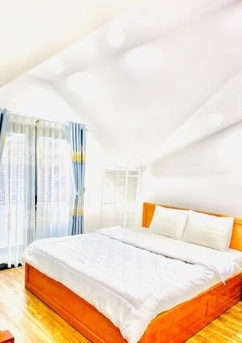 Queen Room with Balcony
