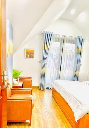 Queen Room with Balcony