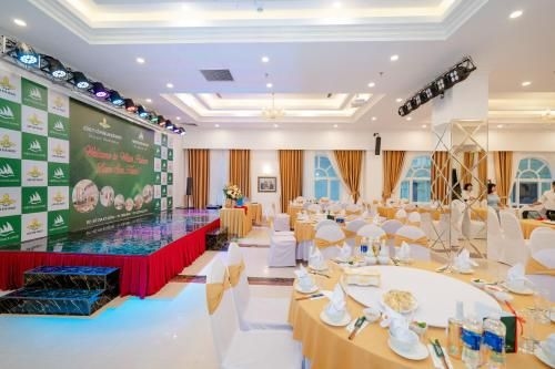 Lam Sơn White Palace Hotel (White Palace Lam Son)4