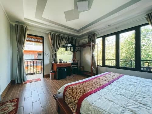 Deluxe King Room