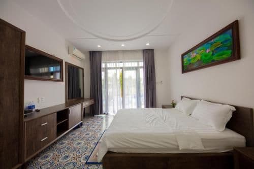 King Room with Balcony