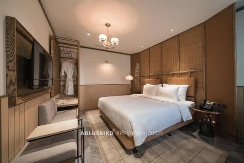 Deluxe Double or Twin Room