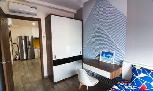 Apartment with Pool View