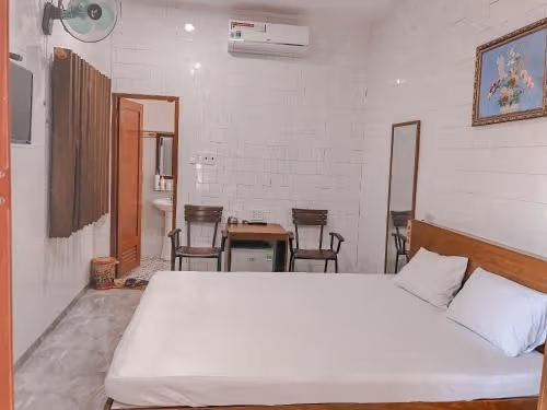 Deluxe Room (2 Adults + 1 Child)