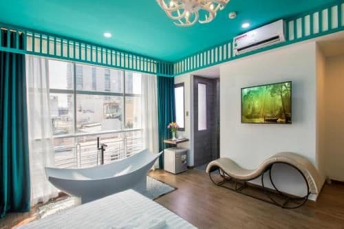 Deluxe King Room