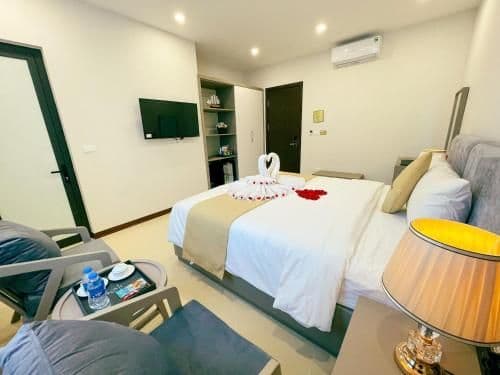 Deluxe King Room