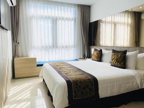 Junior Suite with Balcony