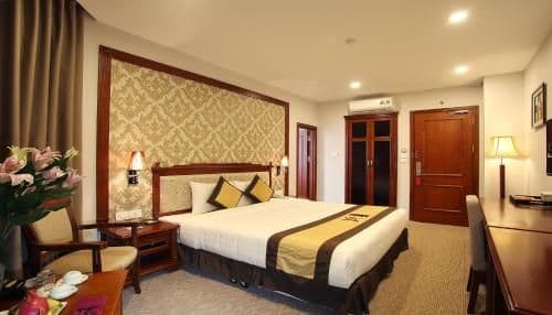 Deluxe Double or Twin Room with City View