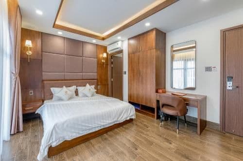 Deluxe King Room