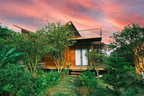 Villa with Garden View