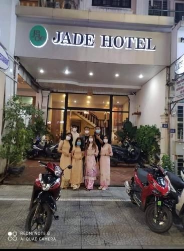โรงแรมเจด (Jade Hotel)0