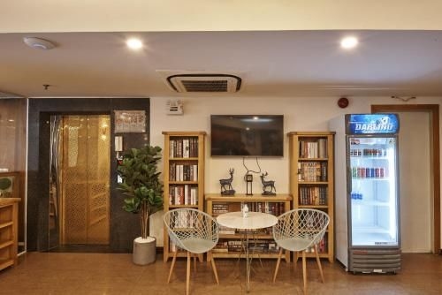 Sai Gon's Book Hotel - The Airport Front4