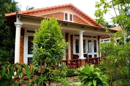 Bungalow with Garden View