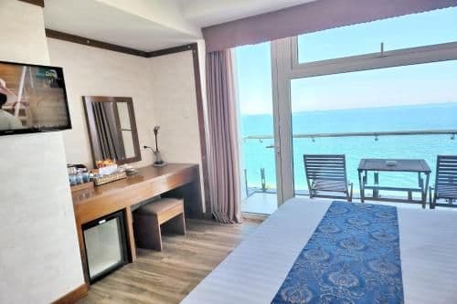 Family Room with Sea View