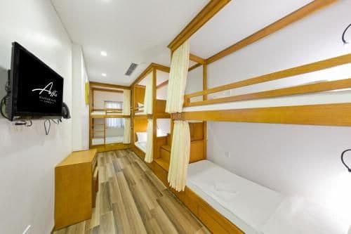 6-Bed Mixed Dormitory Room