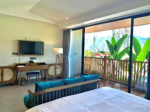 Suite with Mountain View