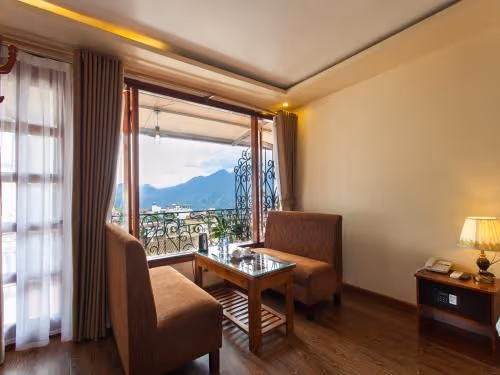 Deluxe Double or Twin Room with Mountain View