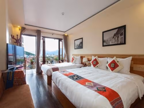Deluxe Double or Twin Room with Mountain View