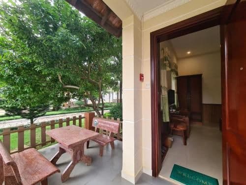 Villa with Garden View
