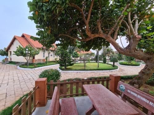 Villa with Garden View
