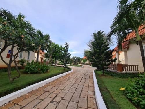 Villa with Garden View