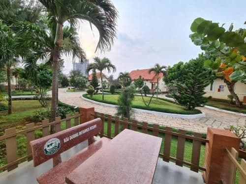 Villa with Garden View