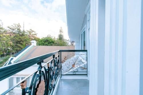 Apartment with Garden View