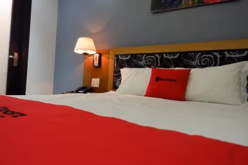 Standard Queen Room