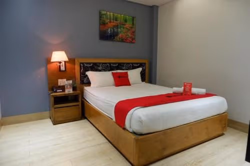 Standard Queen Room