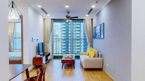 BOM HOMES VINHOMES GARDENIA LUXURY APARTMENt0