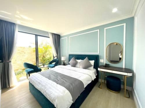 Queen Room with Garden View