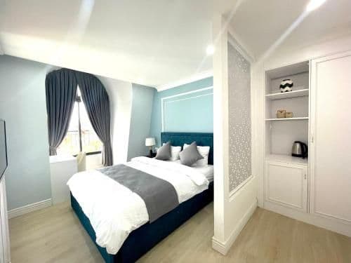 Queen Room with Balcony