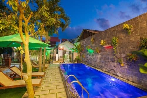 Queen Room with Pool View