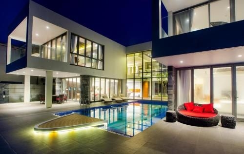 The Yacht Villa4