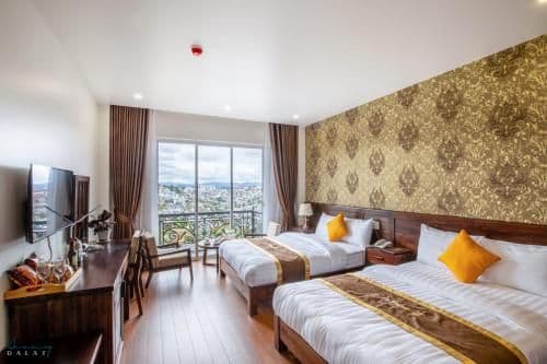 Deluxe Family Room
