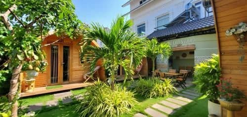 Villa with Garden View