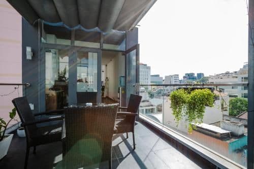 Apartment - Split Level Loft with Balcony