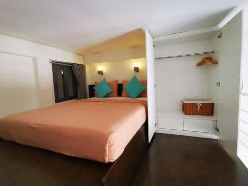 Apartment - Split Level Loft with Balcony