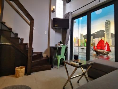 Apartment - Split Level - No Window