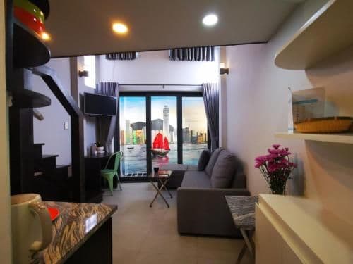Apartment - Split Level - No Window