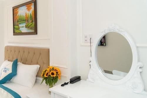 Suite with Mountain View
