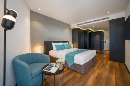 Double or Twin Room with Partial Sea View