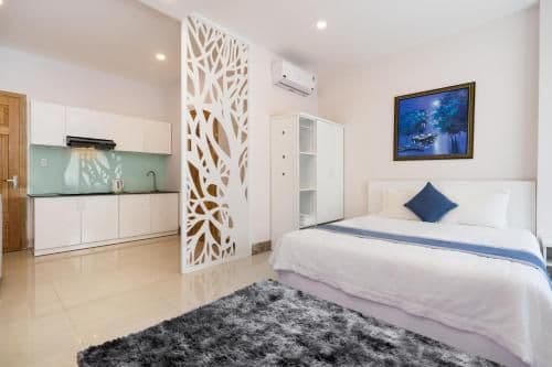 Apartment with Mountain View