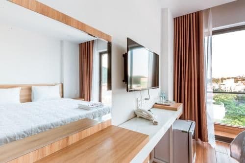 Deluxe Double Room with Balcony and Sea View