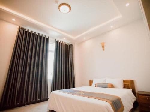 Deluxe Queen Room
