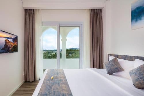 Kubera King Suite