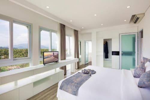 Kubera King Suite
